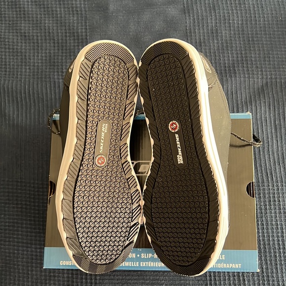 Skechers Work shoes. Size 9 - Picture 6 of 8
